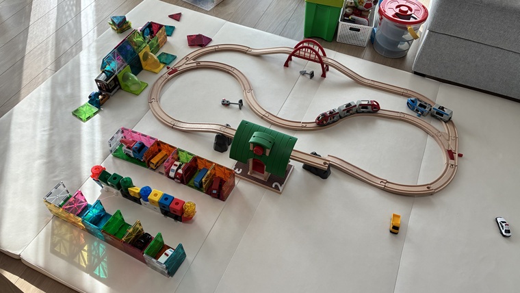 BRIOとピタゴラスとトミカとサウンドトレイン